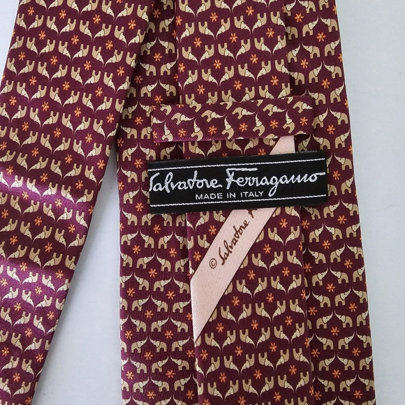 Salvatore Ferragamo Men's Burgundy Elephant 100% Silk Tie MSRP $220 NWOT - Picture 2 of 4